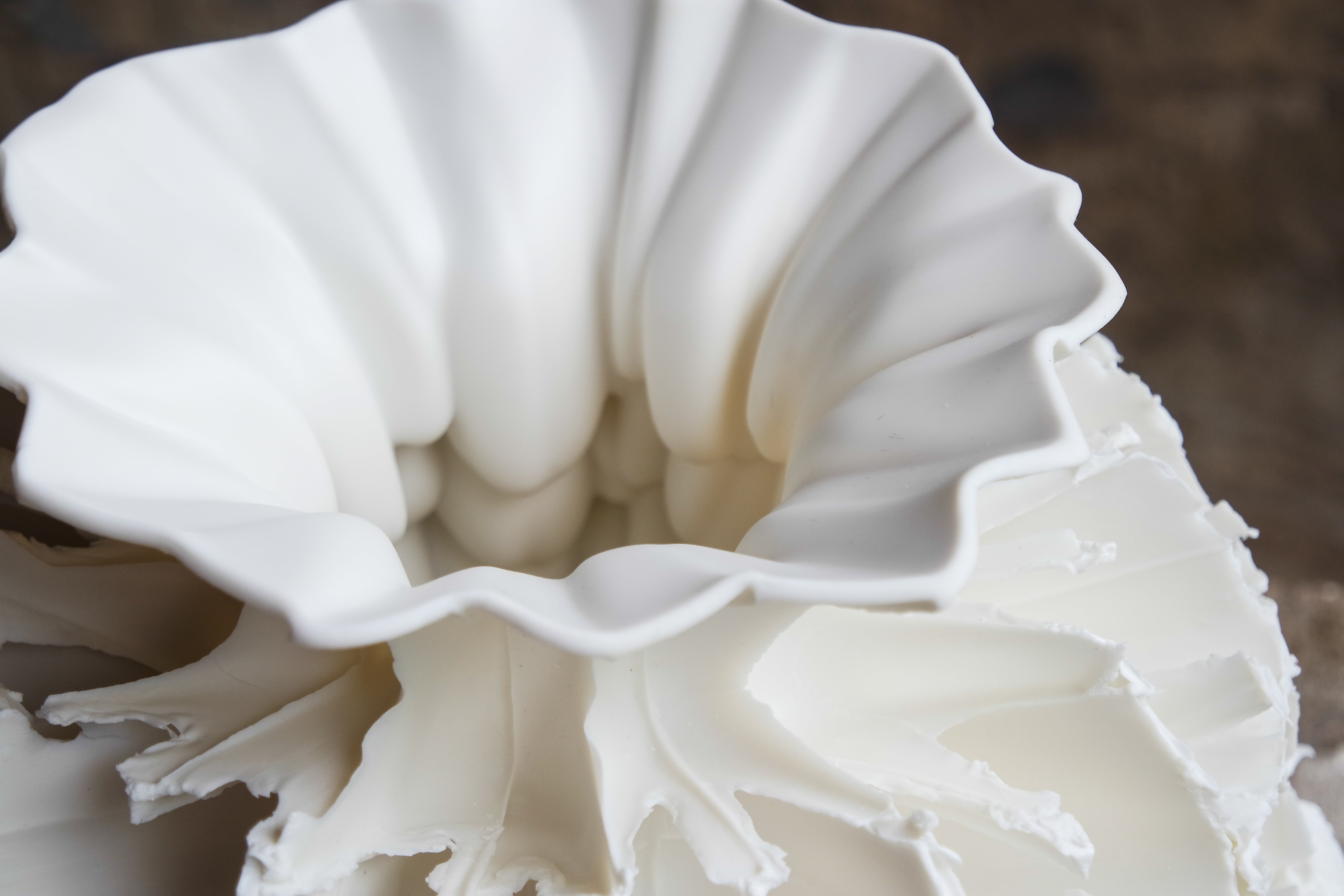 Leclaireur Los Angeles - Zsolt Simon | Large White Ceramic No. 1 - Simon Zsolt Jozsef